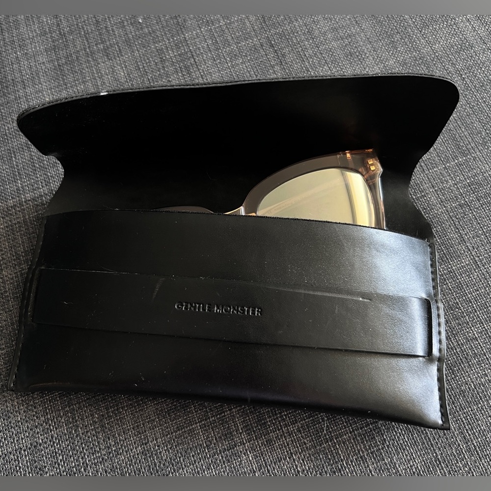 Gentle Monster Absente One mirrored sunglasses light pink and gold frame